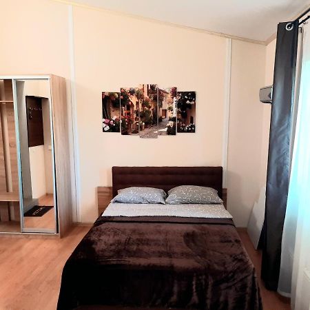 Studio Apartments In Center Mini 5 Поверх Без Ліфту Ivano-Frankivsk Exteriör bild