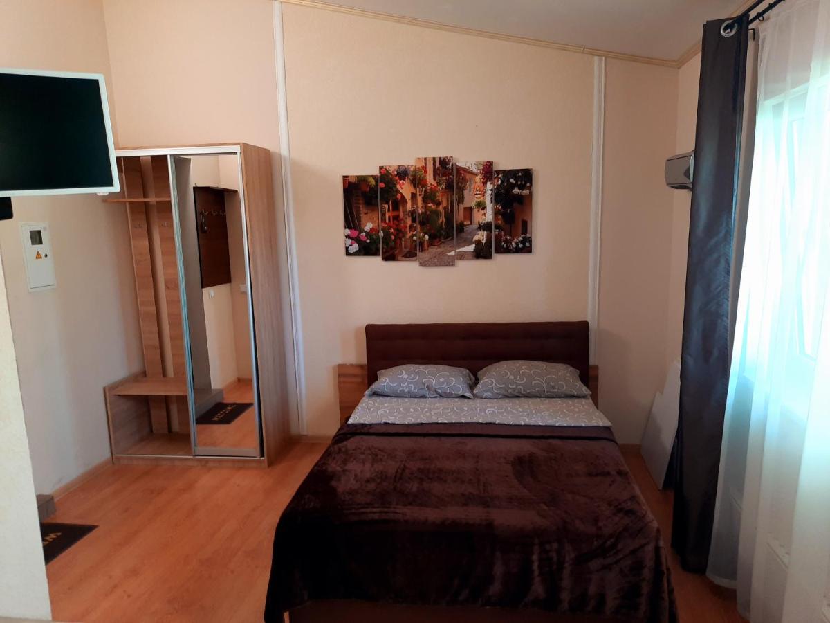 Studio Apartments In Center Mini 5 Поверх Без Ліфту Ivano-Frankivsk Exteriör bild