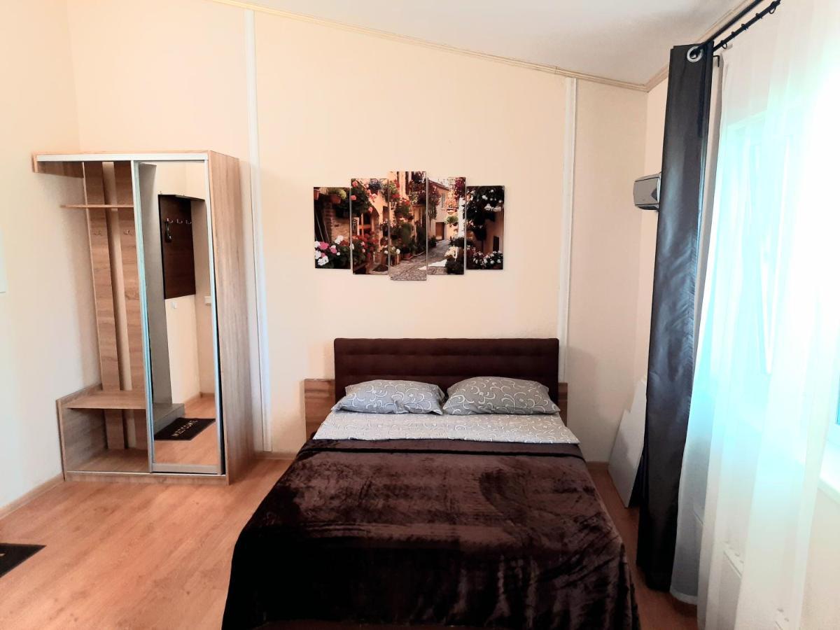 Studio Apartments In Center Mini 5 Поверх Без Ліфту Ivano-Frankivsk Exteriör bild