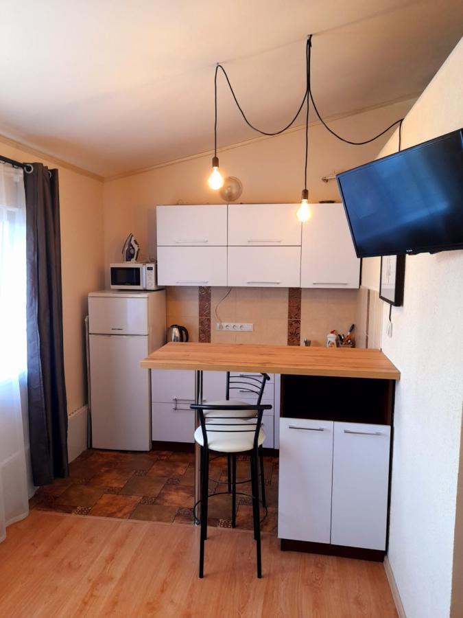 Studio Apartments In Center Mini 5 Поверх Без Ліфту Ivano-Frankivsk Exteriör bild